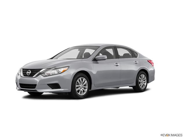 2017 Nissan Altima Vehicle Photo in Portland, OR 97225